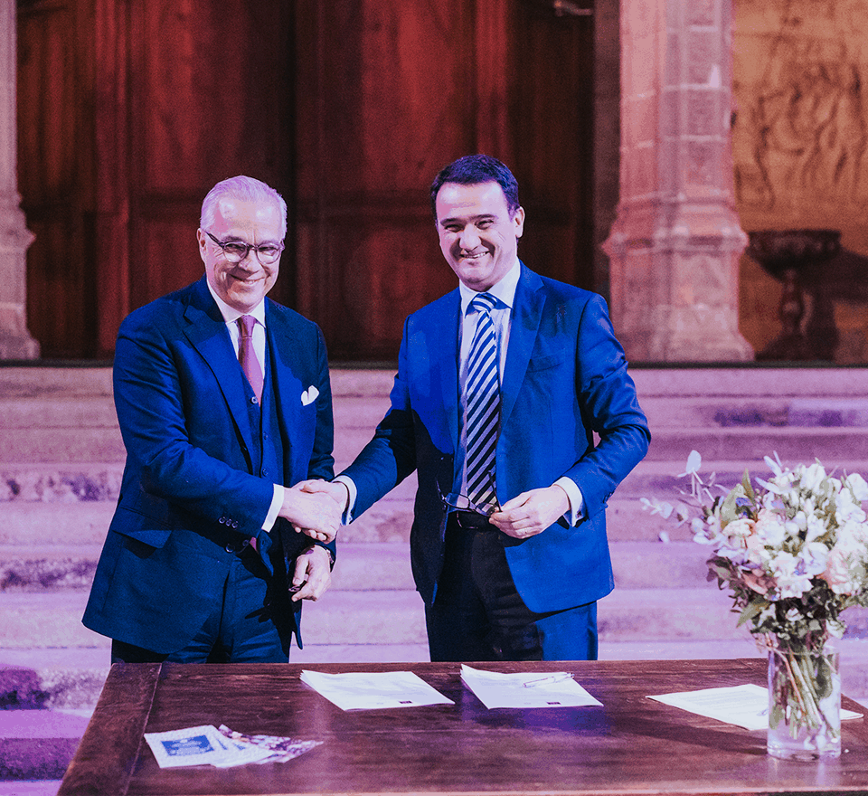 Signature de la convention pour la reconstruction des orgues de la cathédrale de Bordeaux