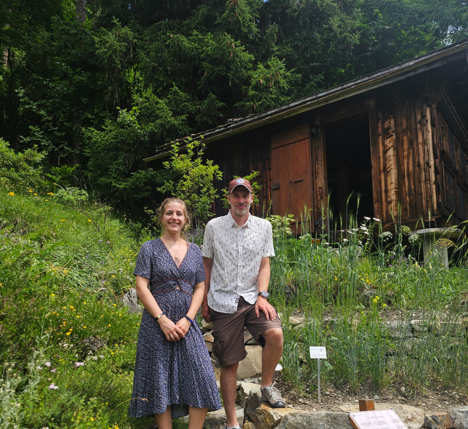 Raphaëlle Sabouraud, responsable de la communication de la Fondation Etrillard, et Christophe Randin, directeur du Jardin Flore-Alpe