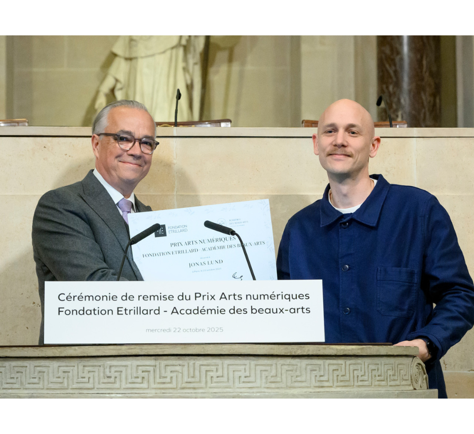 Gilles Etrillard, President of the Fondation Etrillard, and Jonas Lund at the ceremony on 22 October 2025 © Patrick Rimond / Académie des beaux-arts