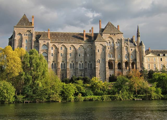 Restauration d’un manuscrit enluminé du XVe siècle de l’Abbaye de Solesmes